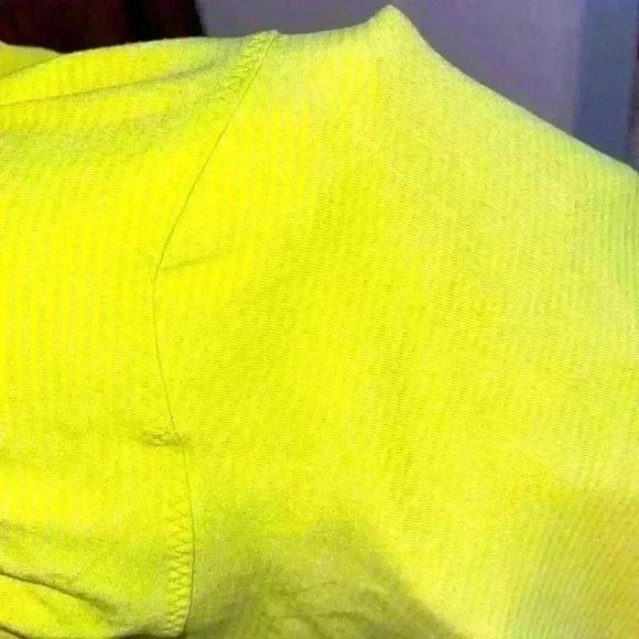 Lululemon Scoop Me Up Tank
Tonka Stripe Split Pea/Heathered Split Pea/Split Pea - Picture 12 of 15